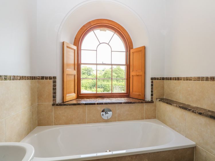 Elmwood, listing photograph 11