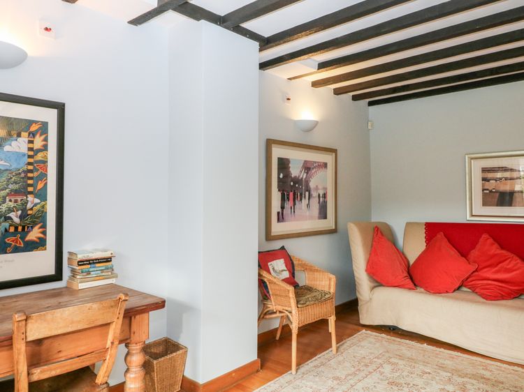 Spring Bank Cottage, listing photograph 8