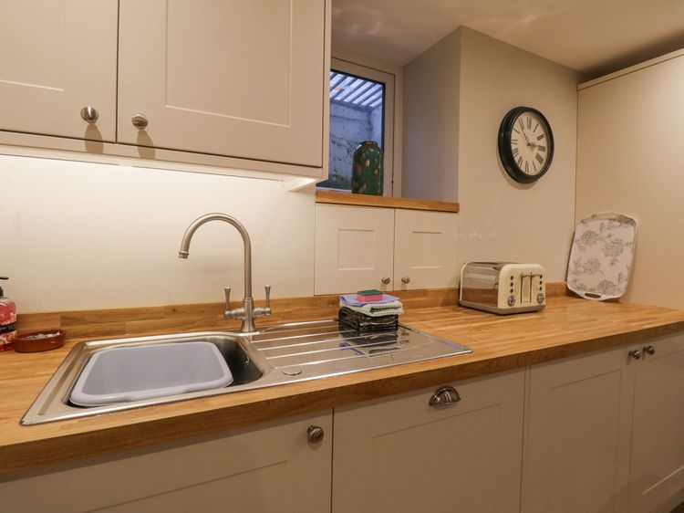 St Mary's Cottage, listing photograph 8