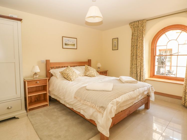 Lacewood, listing photograph 9