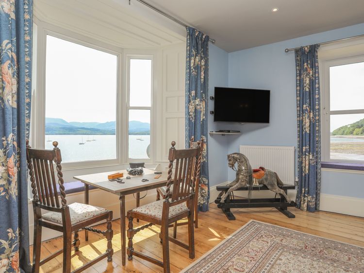 Gadlys House - Waters Edge, listing photograph 8