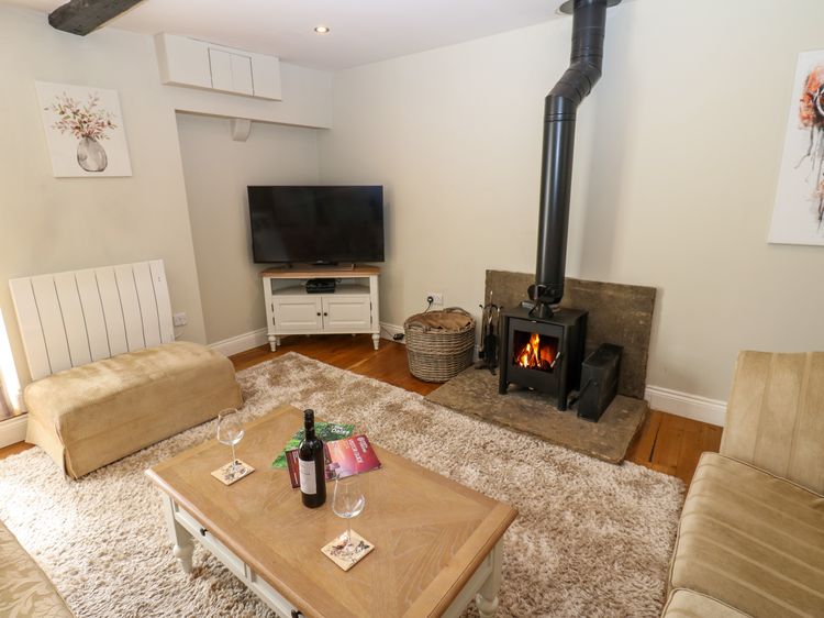 White Swan Cottage, listing photograph 3