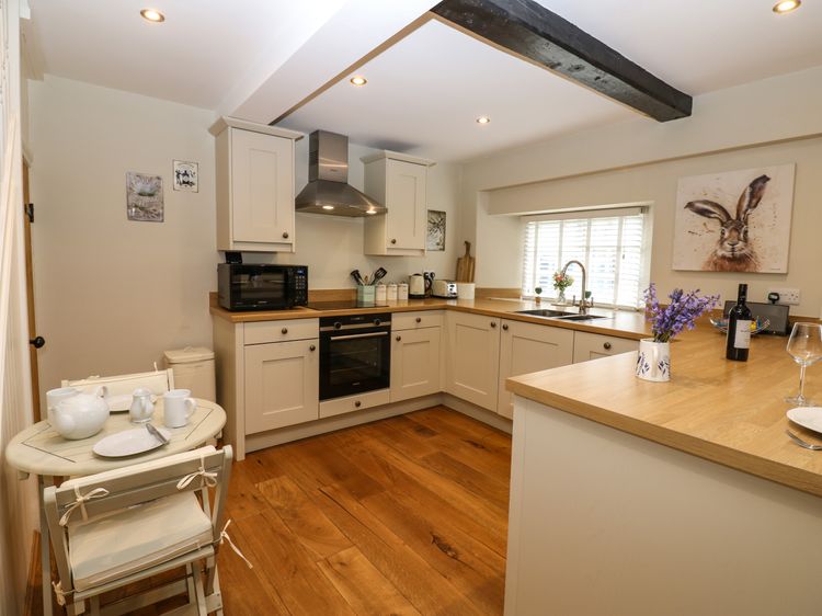 White Swan Cottage, listing photograph 9