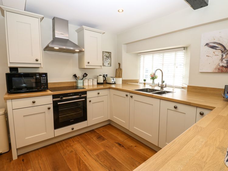 White Swan Cottage, listing photograph 10