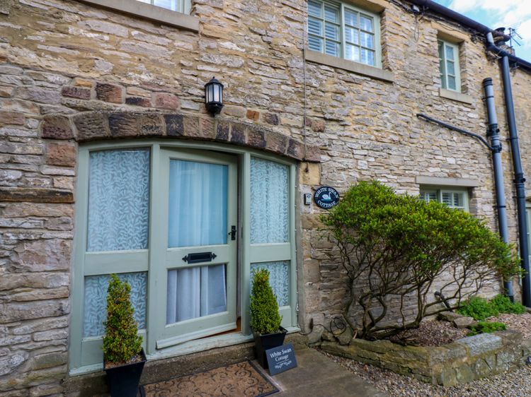 White Swan Cottage, listing photograph 2