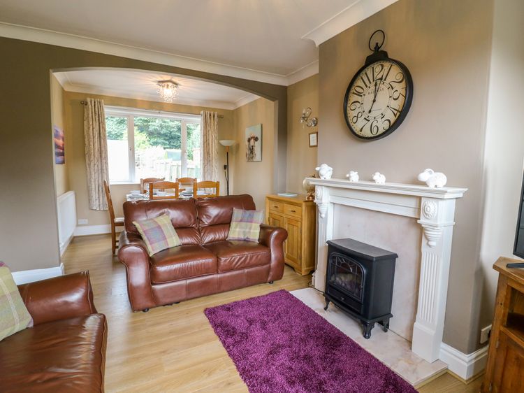 2 Ings Avenue, listing photograph 6