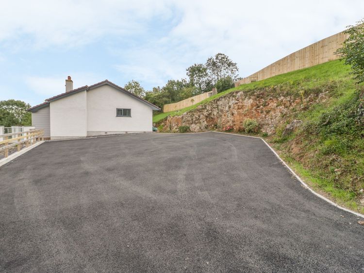 Sannans Lodge, listing photograph 2