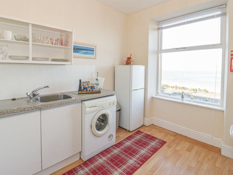 Llys Madoc, First Floor Flat, listing photograph 8