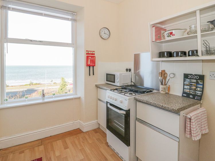 Llys Madoc, First Floor Flat, listing photograph 9