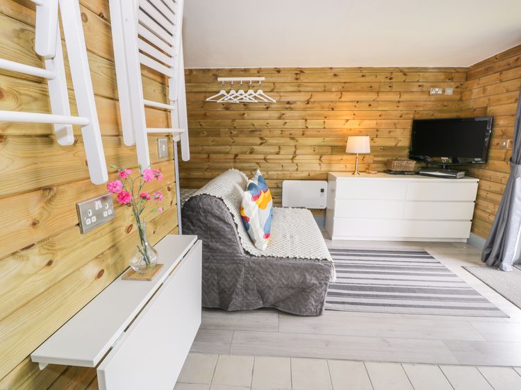 Cilan Lodge, listing photograph 8