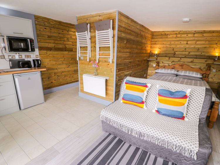 Cilan Lodge, listing photograph 10