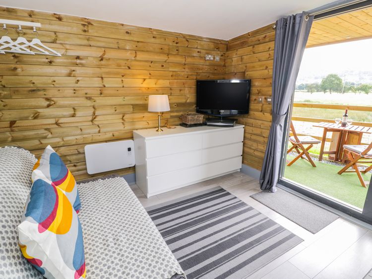 Cilan Lodge, listing photograph 12