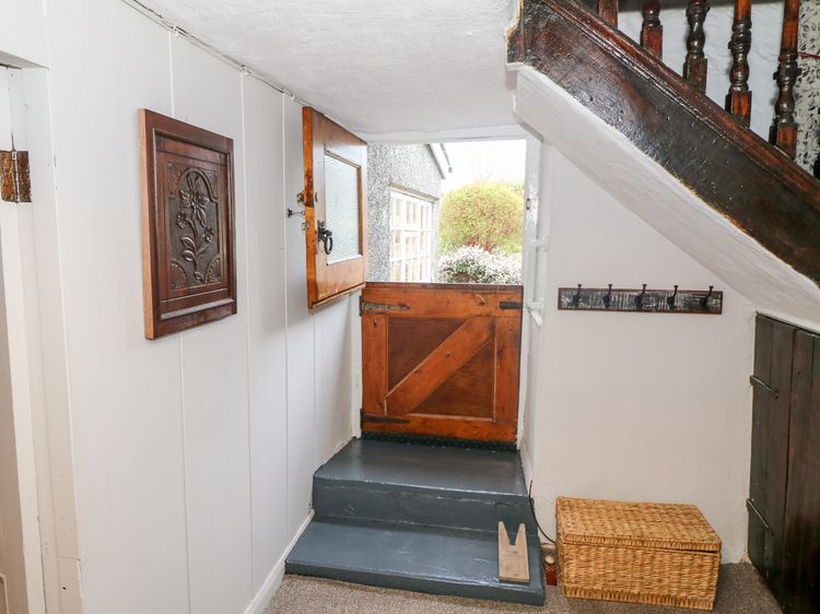 Fro Awel, listing photograph 4