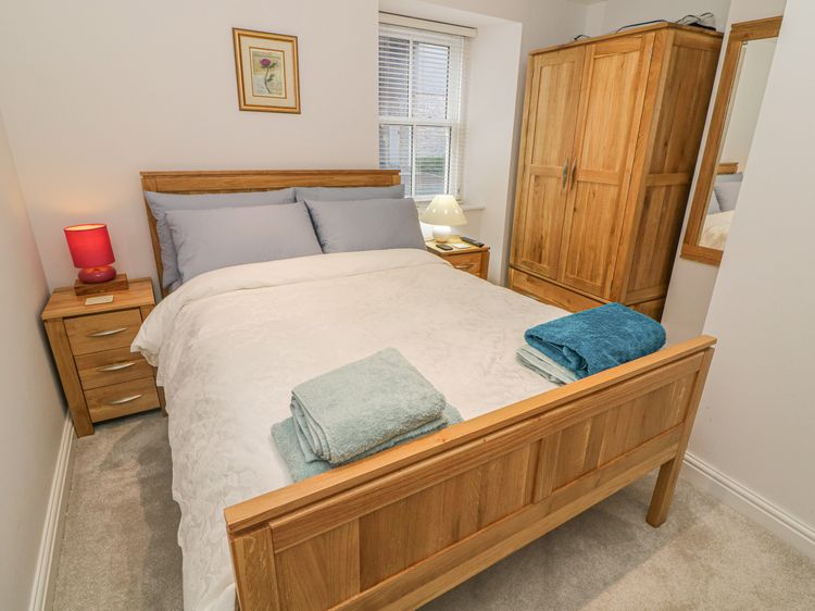 Flat 2 Galloway House, listing photograph 8
