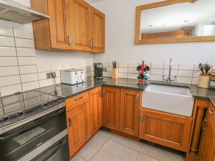 Flat 2 Galloway House, listing photograph 7