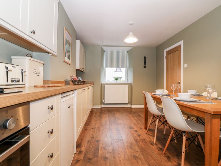 Yr Hen Dy Capel, listing photograph 9