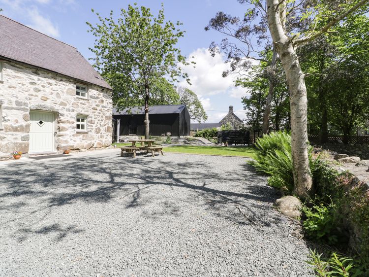 Stabla, listing photograph 3