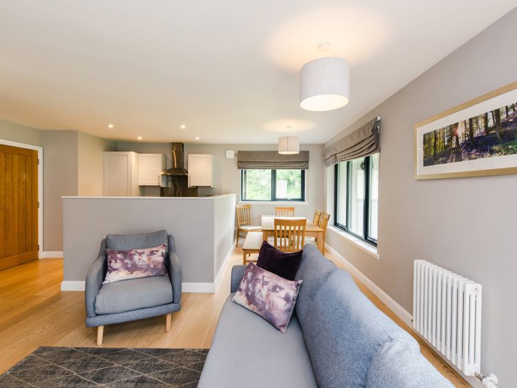 Otter Lodge, listing photograph 9