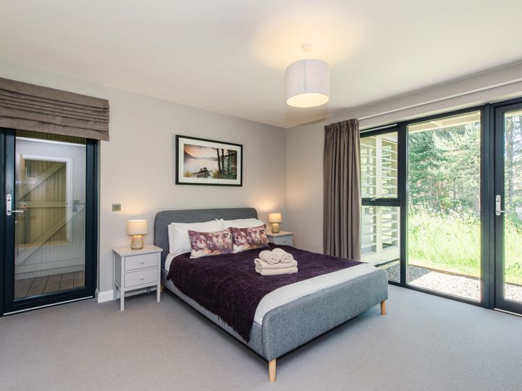 Otter Lodge, listing photograph 10