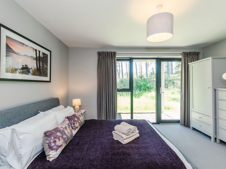 Otter Lodge, listing photograph 11