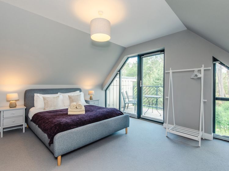 Otter Lodge, listing photograph 12