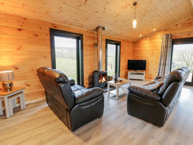Bryn Eiddon Log Cabin, listing photograph 9