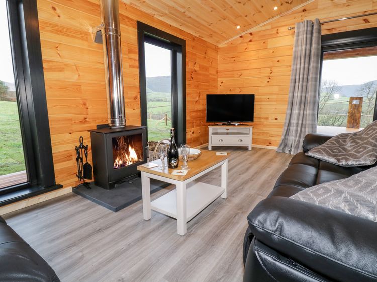 Bryn Eiddon Log Cabin, listing photograph 10