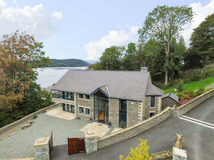 Lakeside at Louper Weir, listing photograph 3