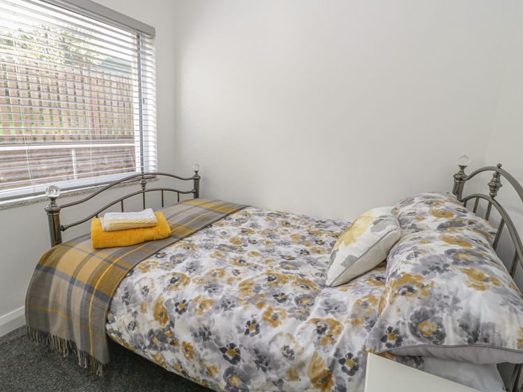 The Nook, listing photograph 12