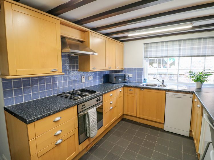 End cottage, listing photograph 6