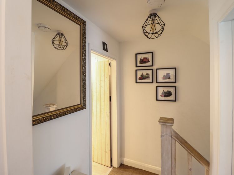 3 Barlwyd Terrace, listing photograph 9
