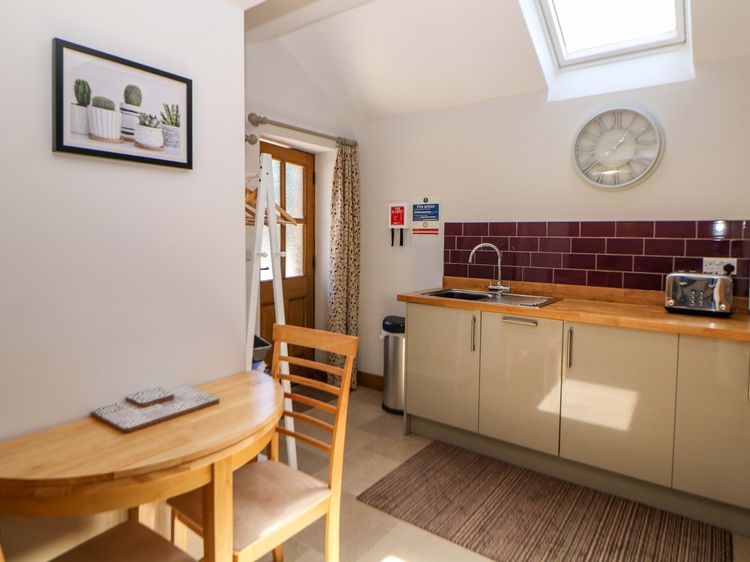 The Nest, listing photograph 9
