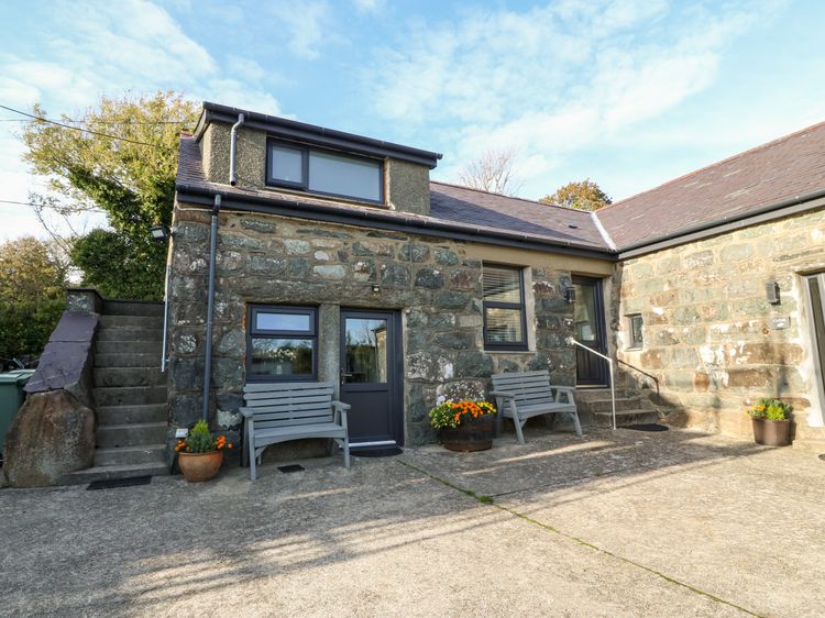 Tyddyn Sianel - Onnen, listing photograph 2