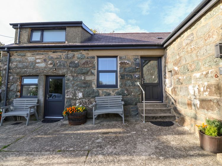 Tyddyn Sianel - Onnen, listing photograph 3