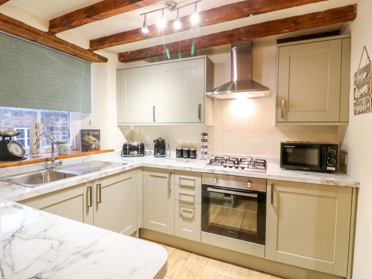 Milford Cottage, listing photograph 6