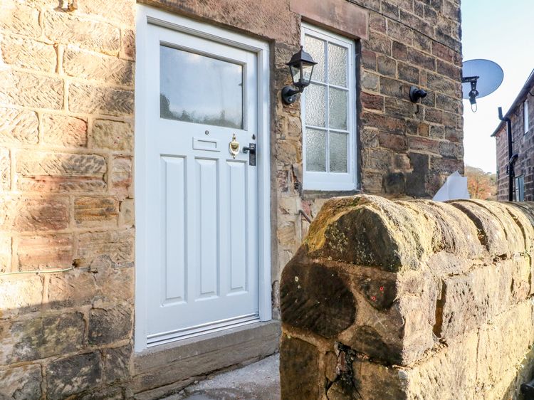 Milford Cottage, listing photograph 2