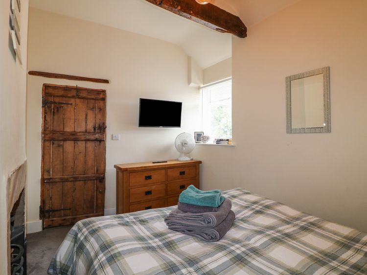 Milford Cottage, listing photograph 10