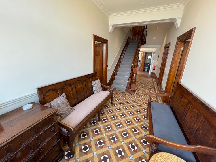 Victoria Mount, listing photograph 11