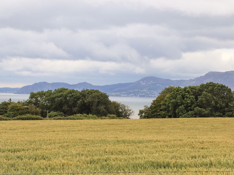 Bwthyn Cae Haidd, listing photograph 4
