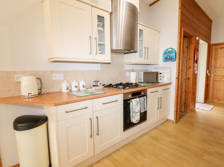 Watersview Lodge, listing photograph 6