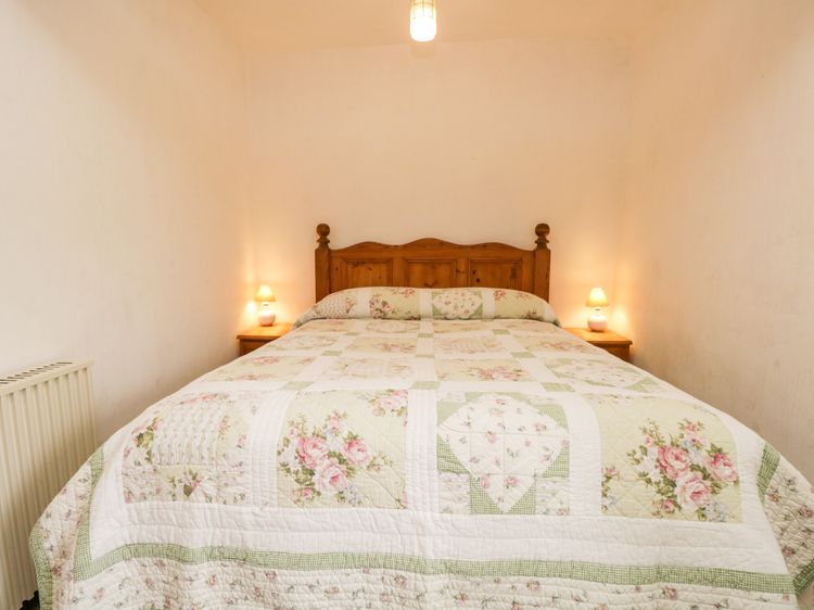 Beckfold Cottage, listing photograph 9