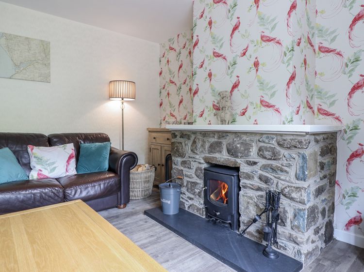 8 Glan Ysgethin, listing photograph 6