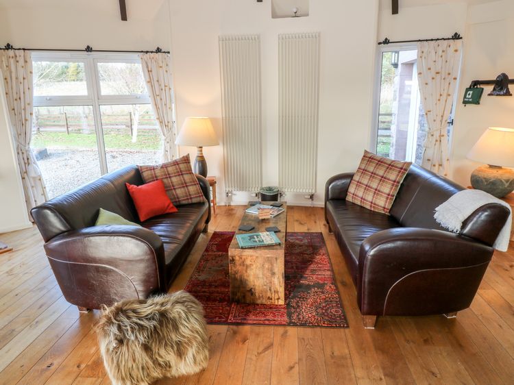 The Roundhouse, listing photograph 7