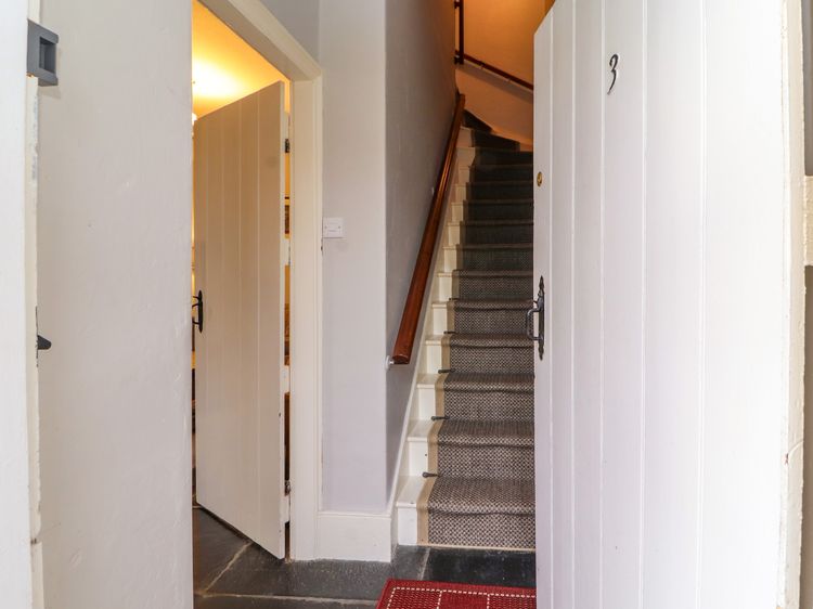 Ednas Cottage, listing photograph 4