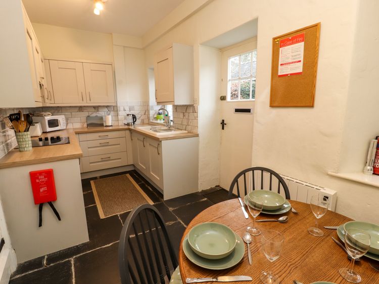 Ednas Cottage, listing photograph 11
