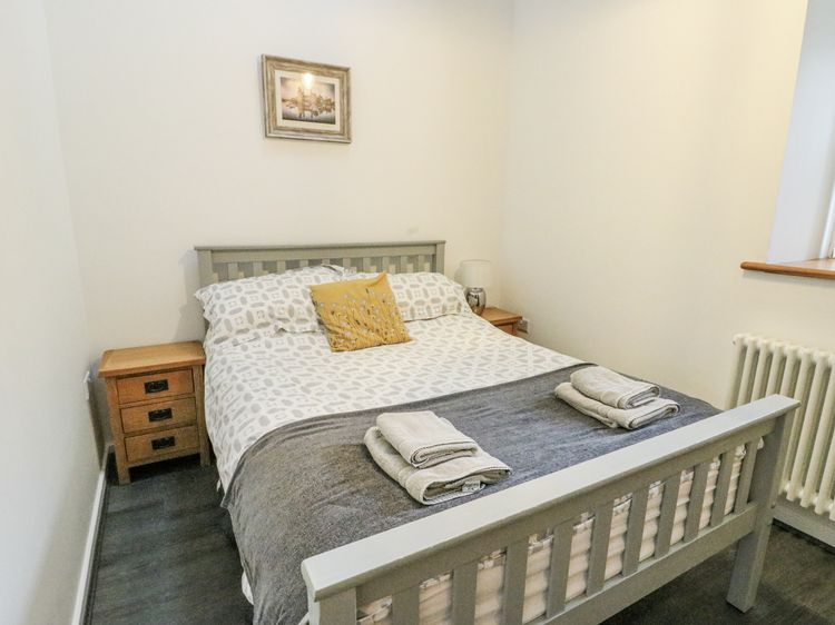 2 Mountain View, listing photograph 8