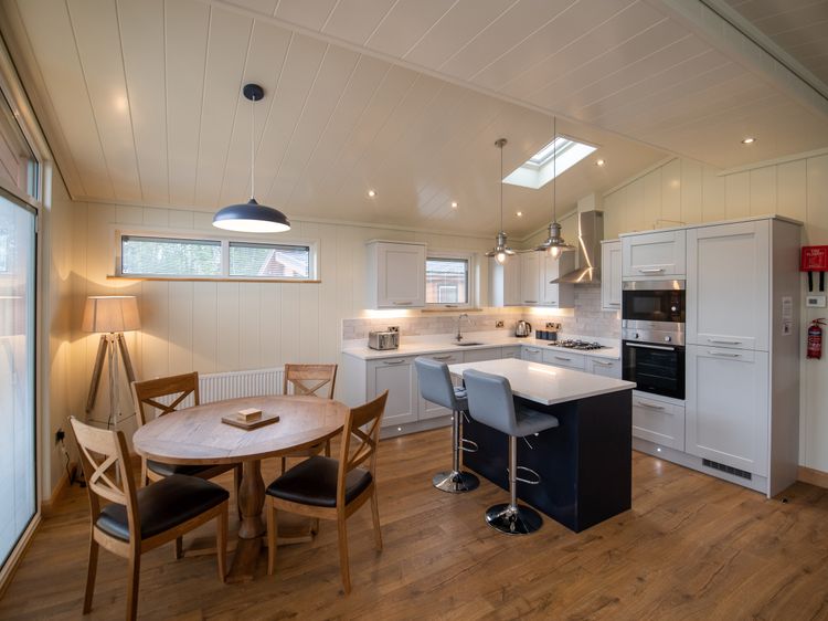 Wren Lodge, listing photograph 6