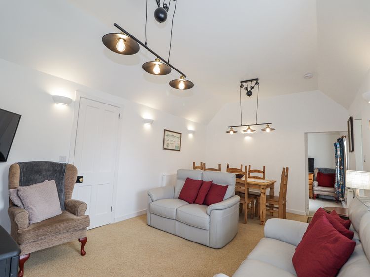 Roddy's Cottage, listing photograph 4