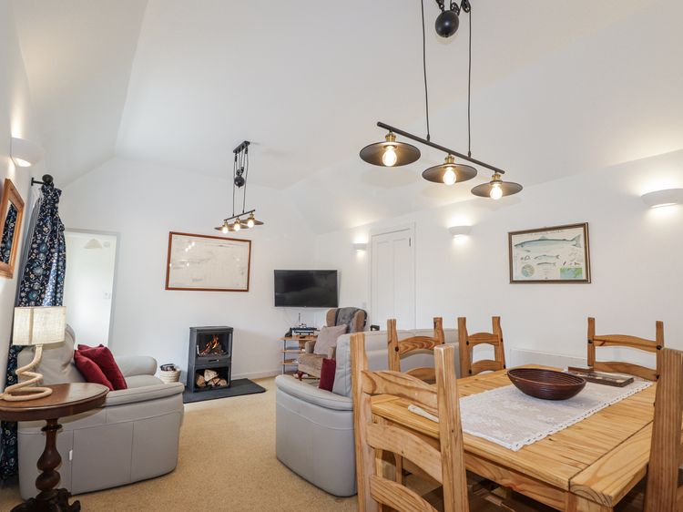 Roddy's Cottage, listing photograph 6