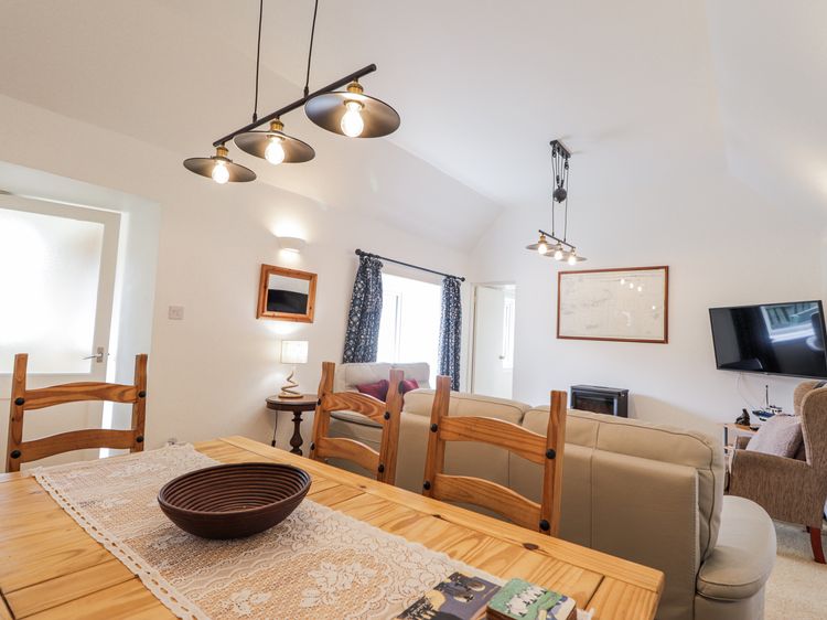 Roddy's Cottage, listing photograph 7